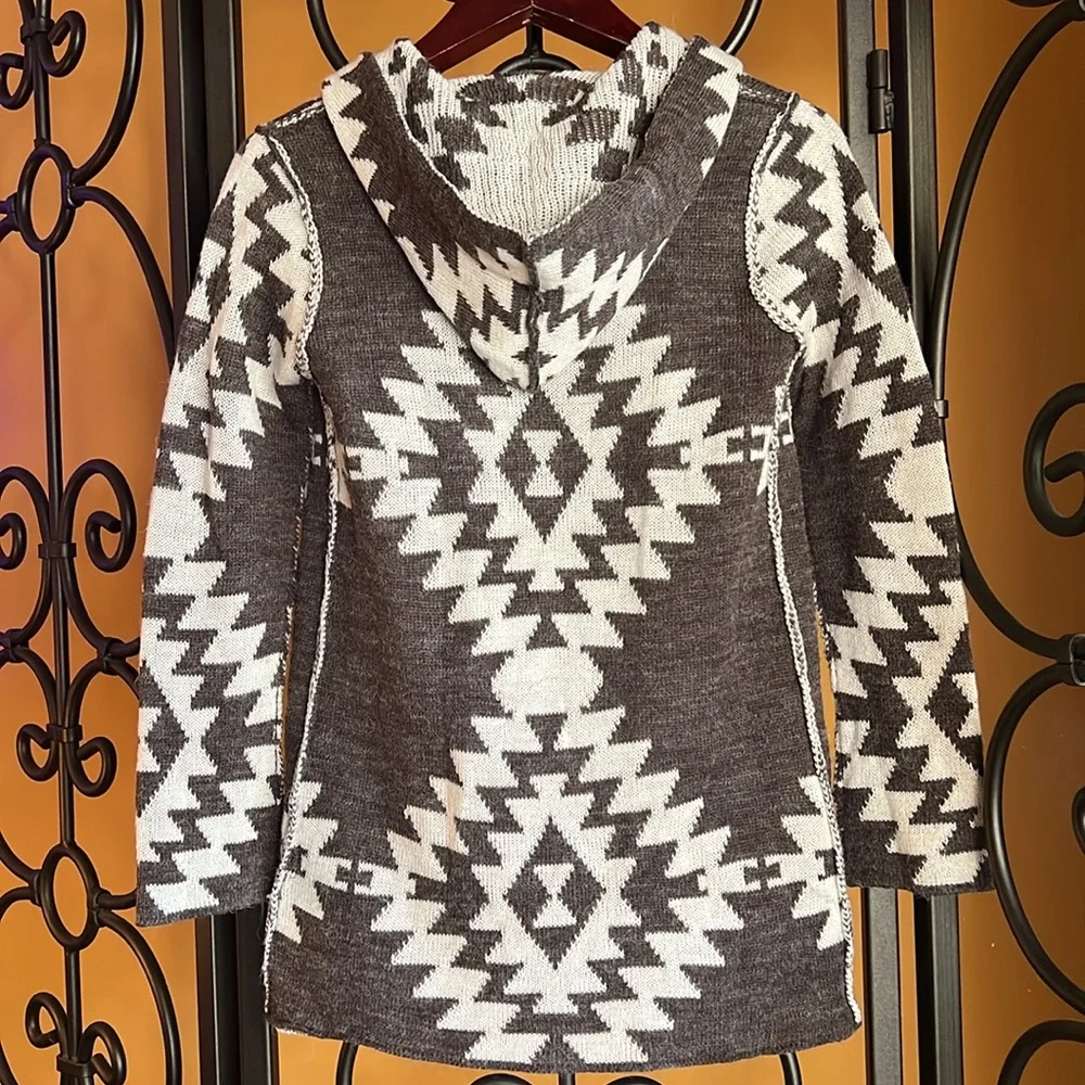 ELAN Aztec Print Hooded Cardigan - Picture 9 of 13
